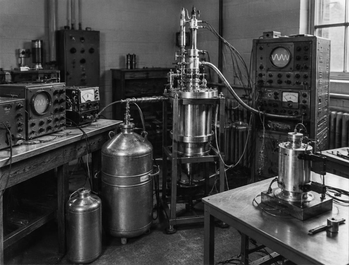 A 1950s low-temperature physics lab, like the one used for the Wu experiment
